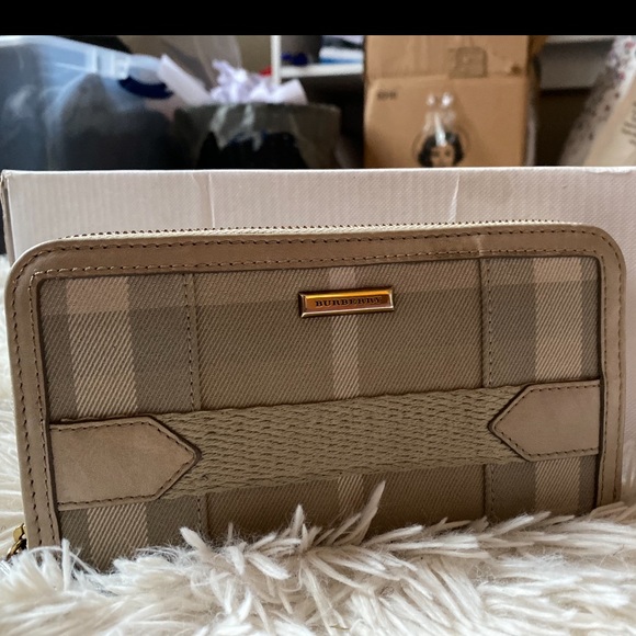 ◾️Vintage Burberry Beige Leather & Nova Check Long Ziparound Wallet - Picture 7 of 7
